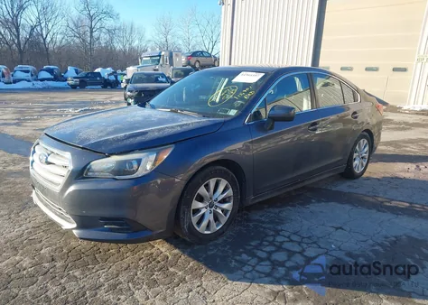 2015 Subaru Legacy 2.5I Premium z USA, uszkodzony, nr VIN 4S3BNAC60F3065857